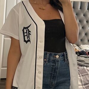 White and black Detroit Tigers Jersey